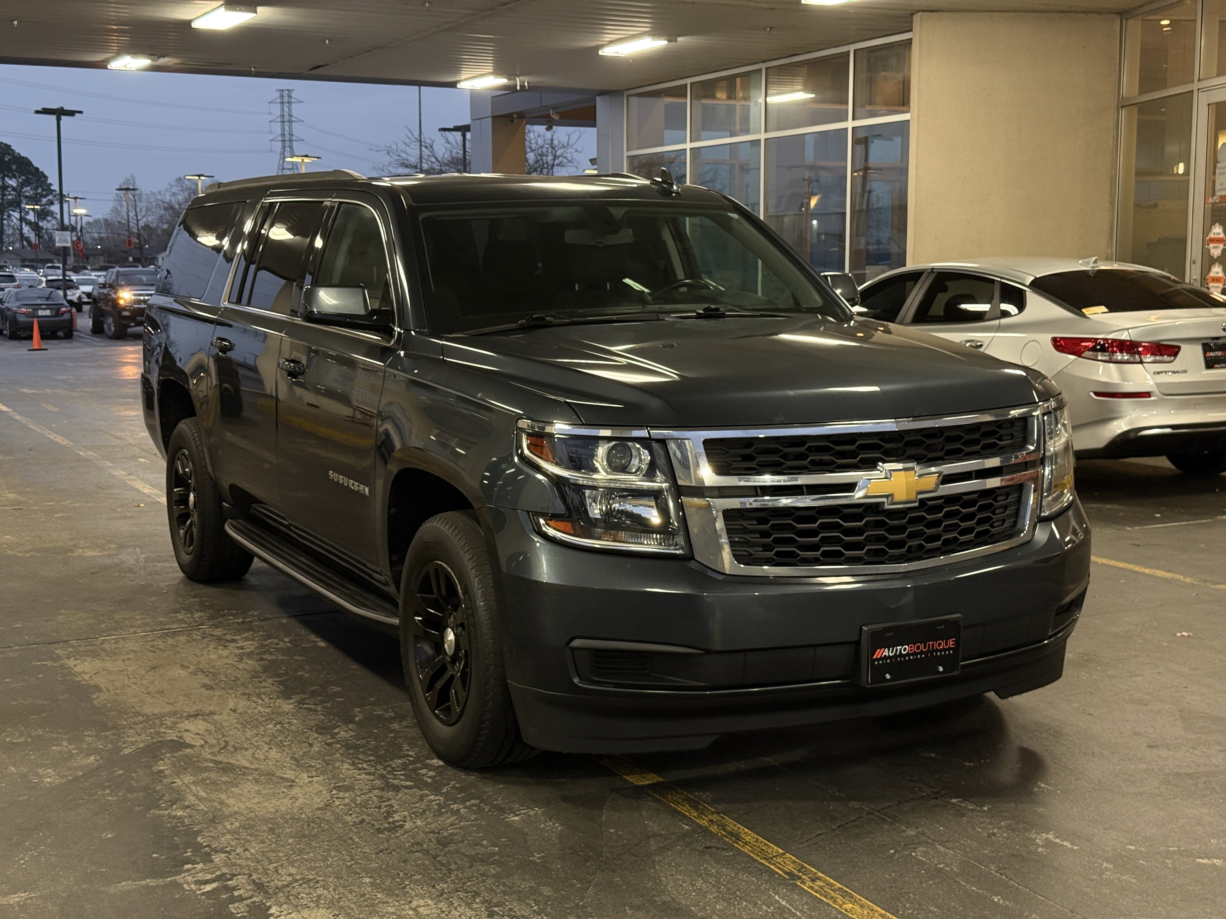 Used 2020 Chevrolet Suburban LS image 3