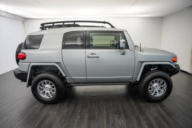 Used 2011 Toyota FJ Cruiser 4WD w/ Upgrade Pkg image 6
