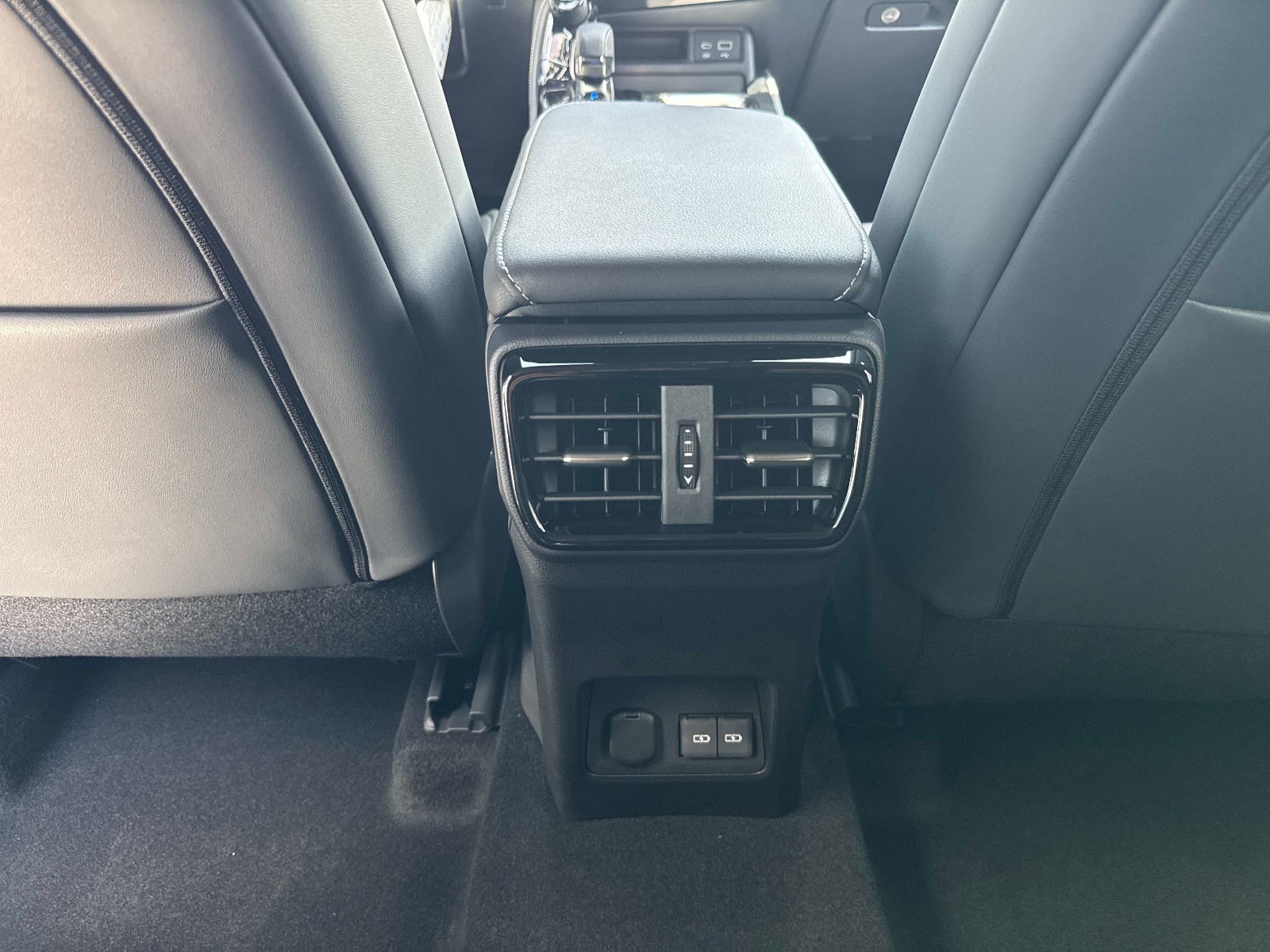 New 2026 Lexus NX 350 F Sport AWD/4WD image 17