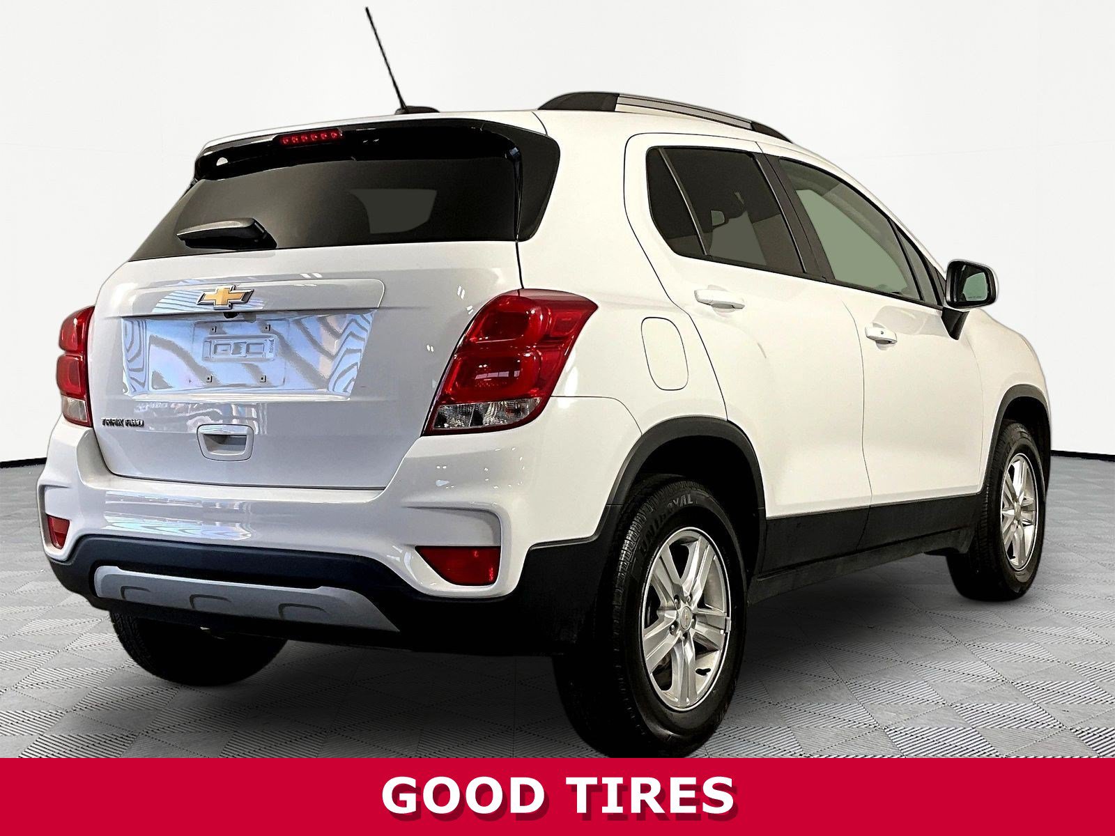 Used 2022 Chevrolet Trax LT w/ LT Convenience Package AWD/4WD image 6