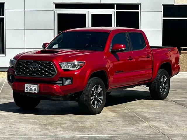 Used 2019 Toyota Tacoma TRD Sport w/ Technology Package image 3