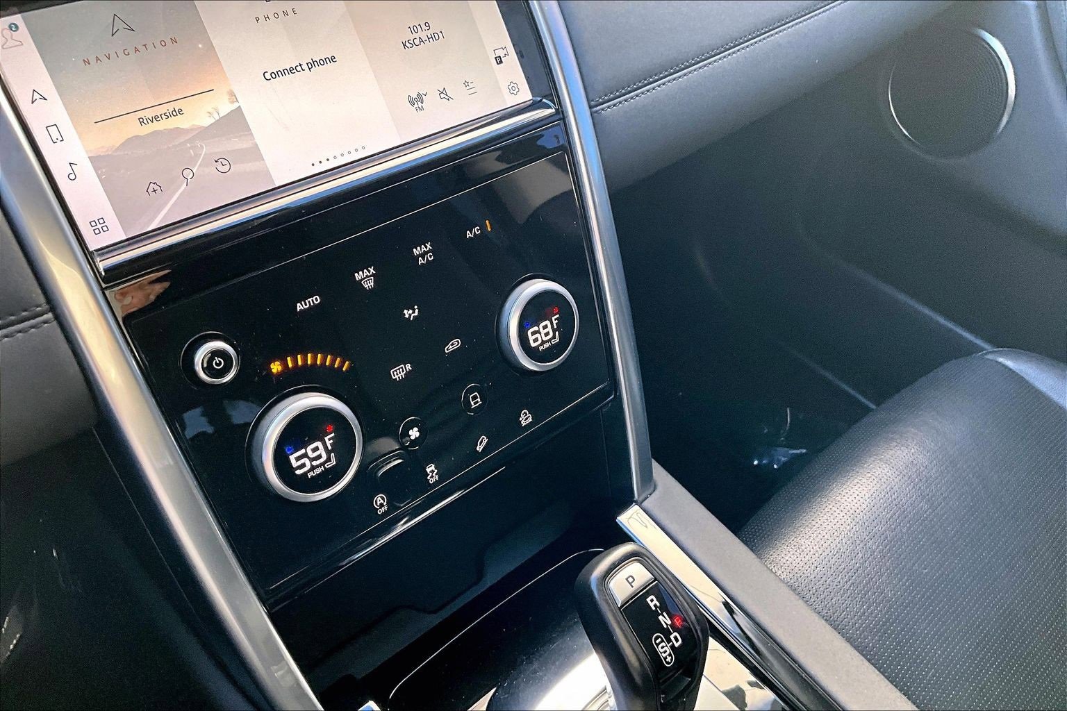 Used 2022 Land Rover Discovery Sport S image 32