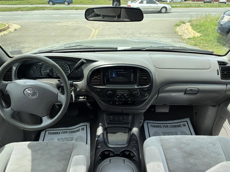 Used 2005 Toyota Sequoia SR5 AWD/4WD image 23