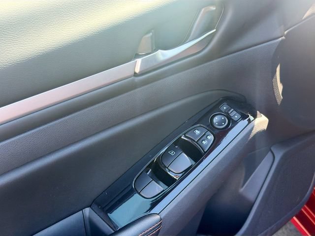 Used 2024 Nissan Altima 2.5 SR AWD/4WD image 16