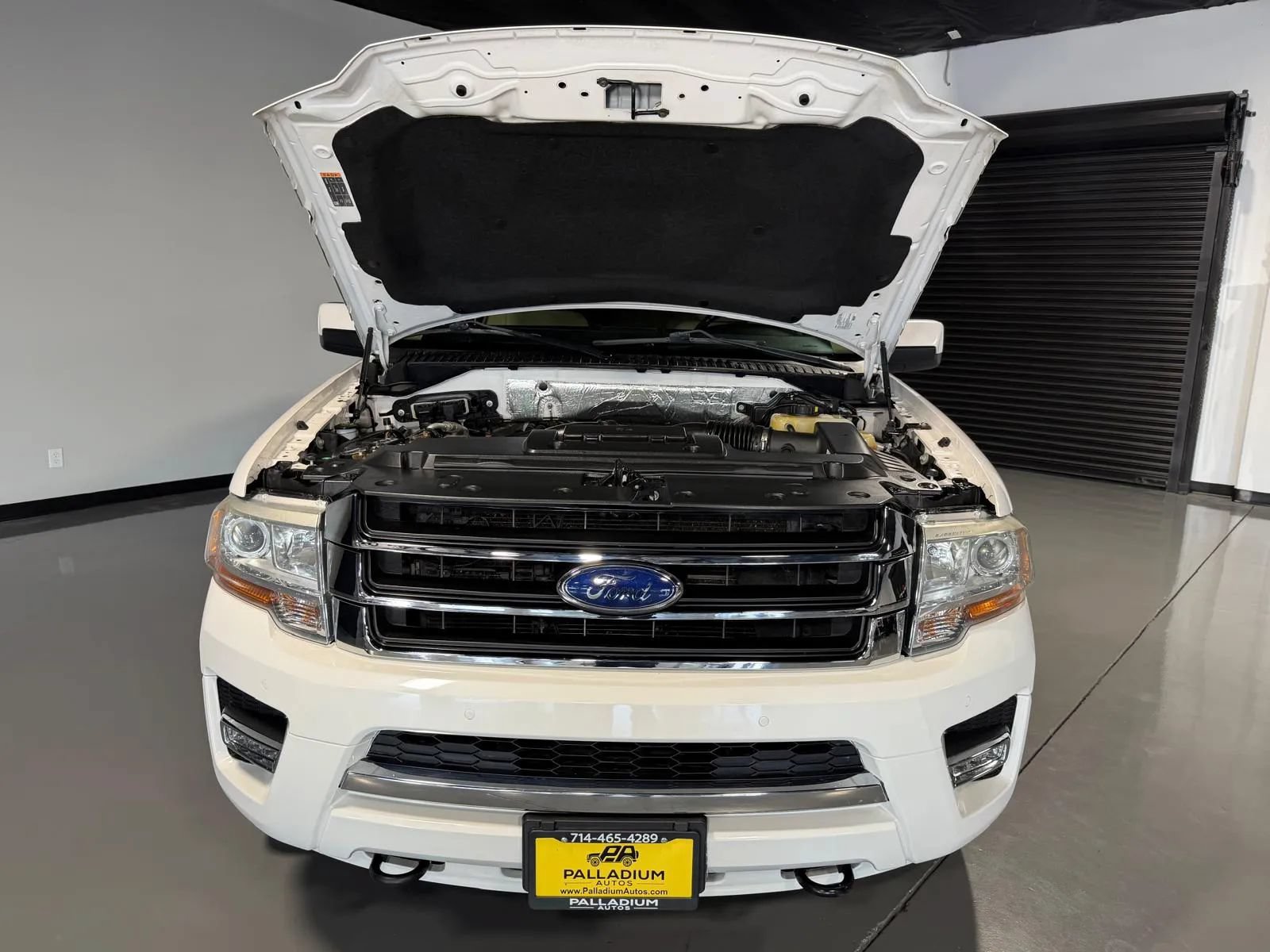 Used 2017 Ford Expedition Limited w/ Equipment Group 301A AWD/4WD image 7