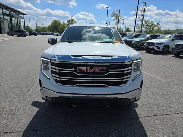 Used 2023 GMC Sierra 1500 SLT w/ SLT Premium Plus Package AWD/4WD image 9