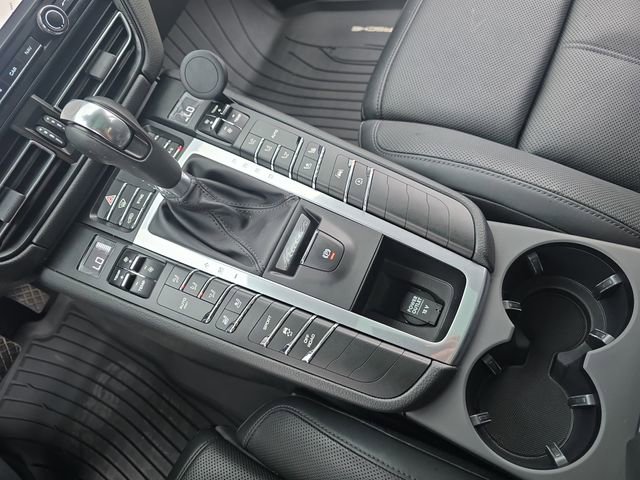 Used 2021 Porsche Macan S image 25