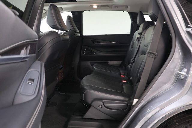 Used 2023 INFINITI QX60 Sensory AWD/4WD image 29