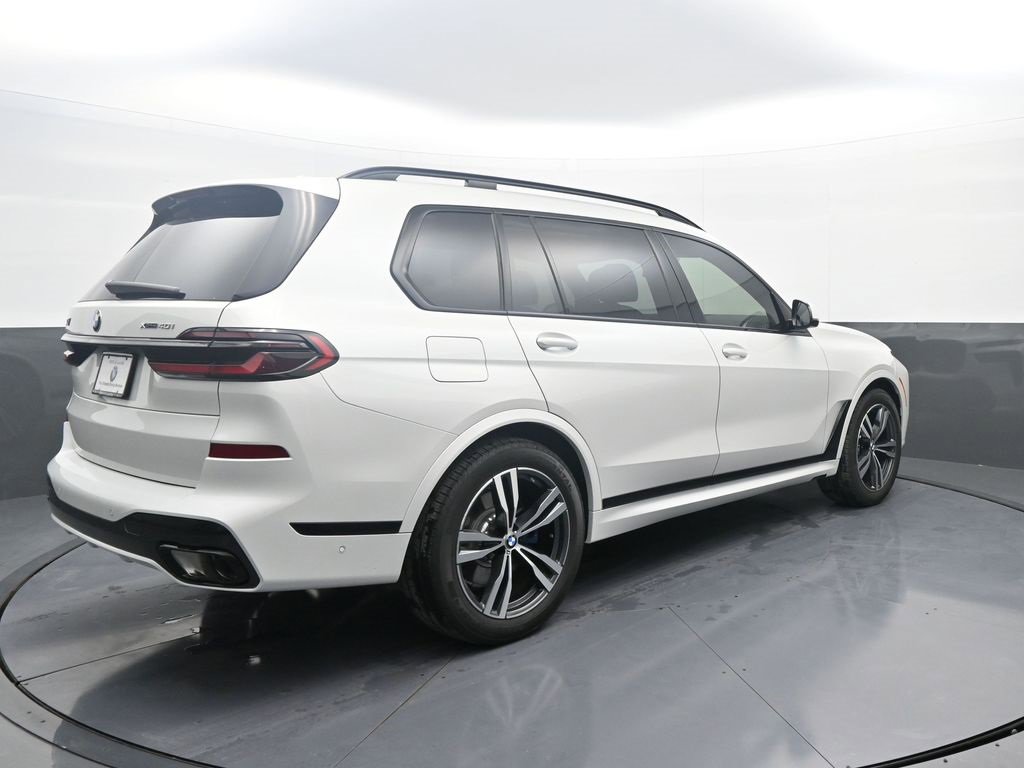 Used 2026 BMW X7 xDrive40i w/ M Sport Package image 7