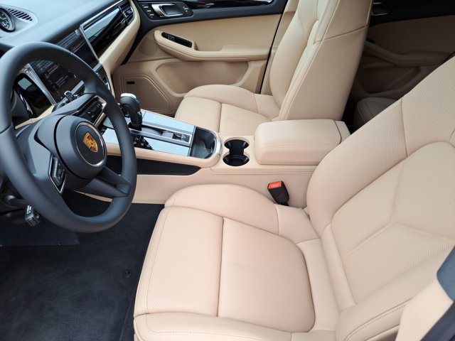 New 2026 Porsche Macan image 22