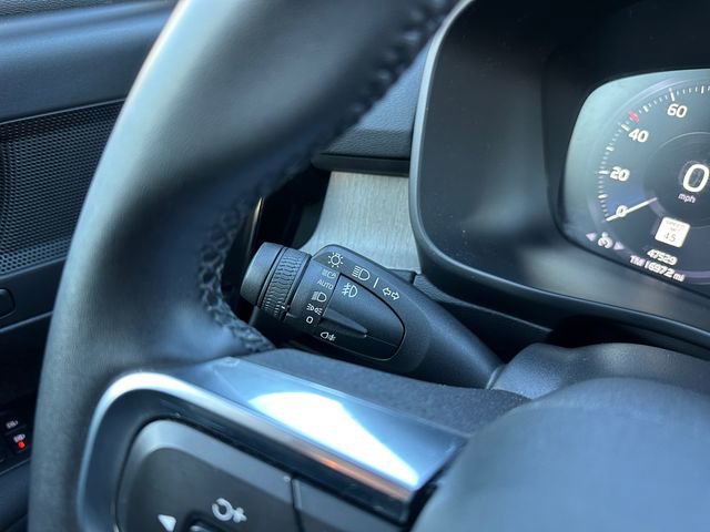 Used 2022 Volvo XC40 T5 Inscription w/ Climate Package image 24