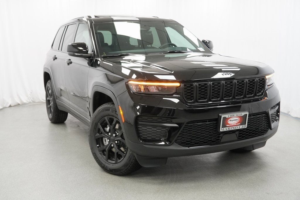 New 2025 Jeep Grand Cherokee Altitude image 8