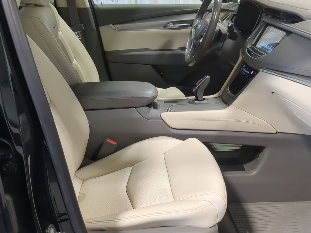 Used 2018 Cadillac XT5 Luxury w/ LPO, Wheel Lock Package image 35