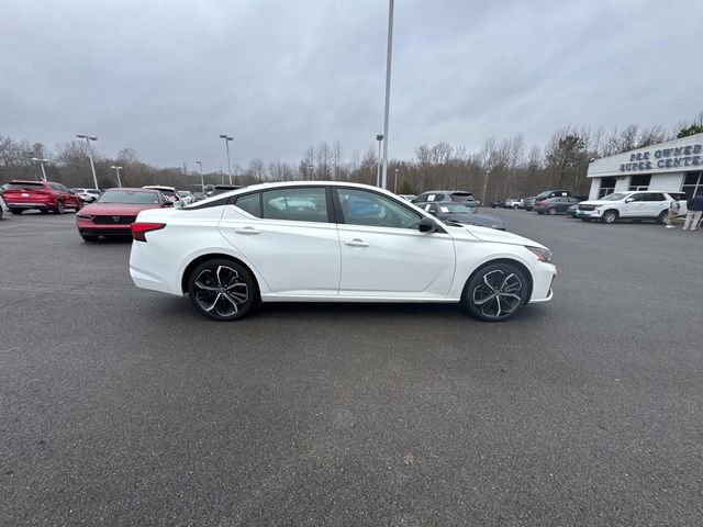 Used 2023 Nissan Altima 2.5 SR image 3