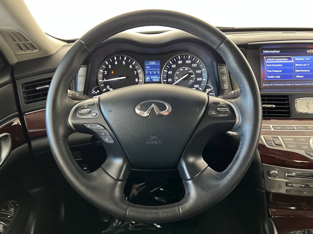 Used 2017 INFINITI Q70 3.7 RWD image 16