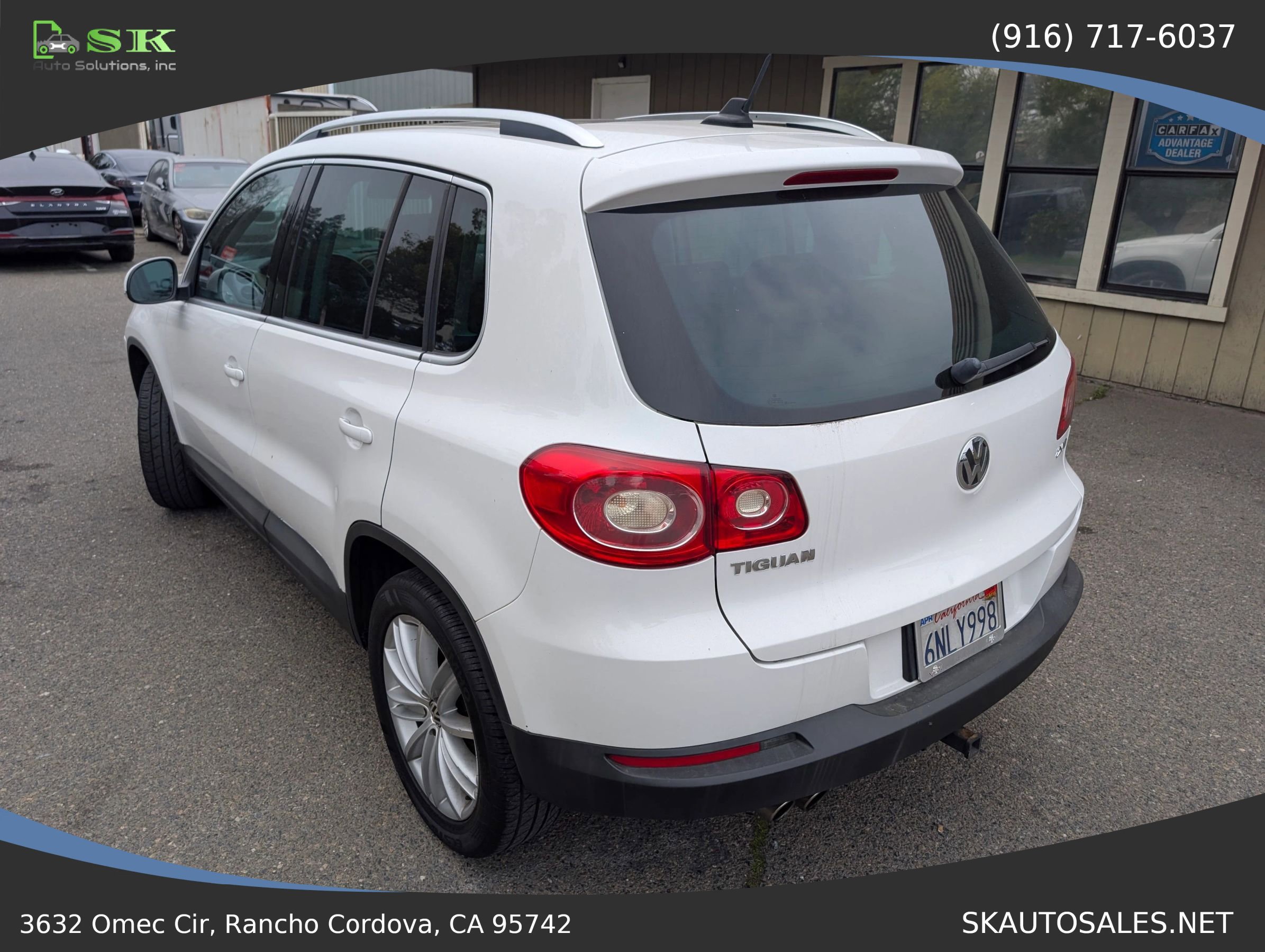 Used 2011 Volkswagen Tiguan S image 8