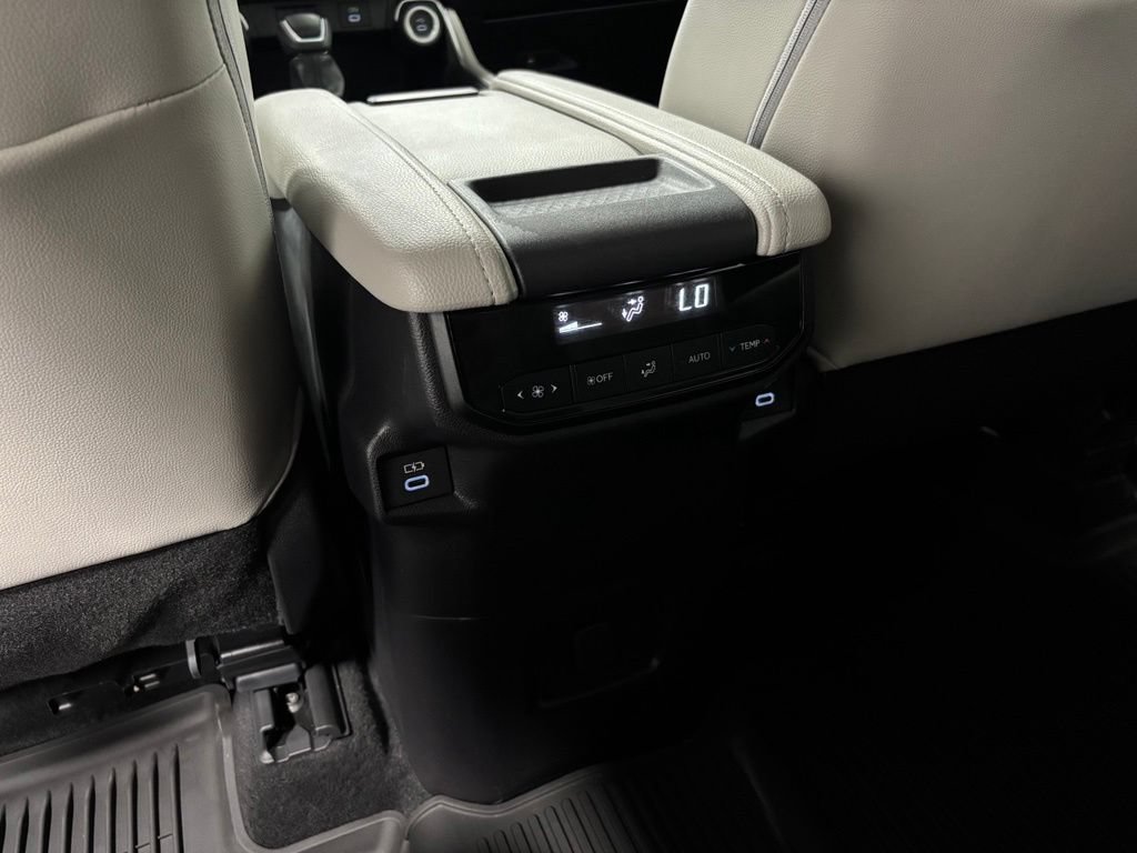 Used 2025 Toyota Grand Highlander AWD image 50