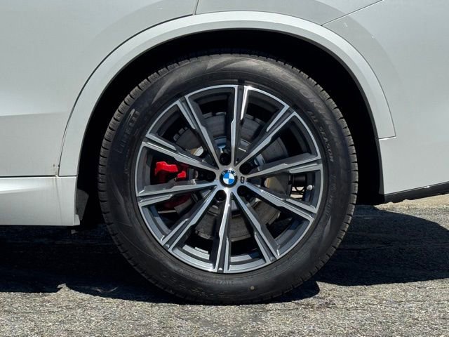New 2026 BMW X5 xDrive50e AWD/4WD image 3