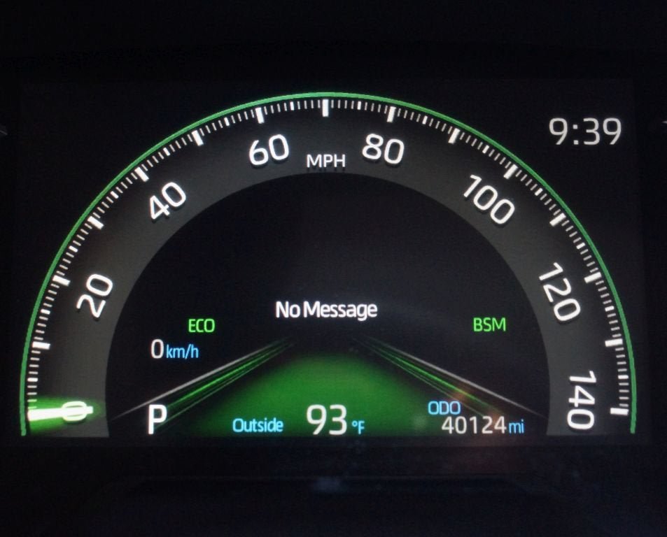 Used 2025 Toyota RAV4 XLE AWD/4WD image 4