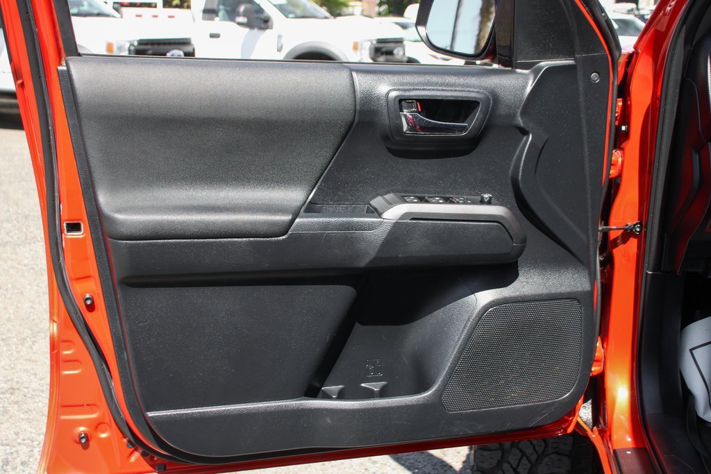 Used 2017 Toyota Tacoma TRD Sport image 15