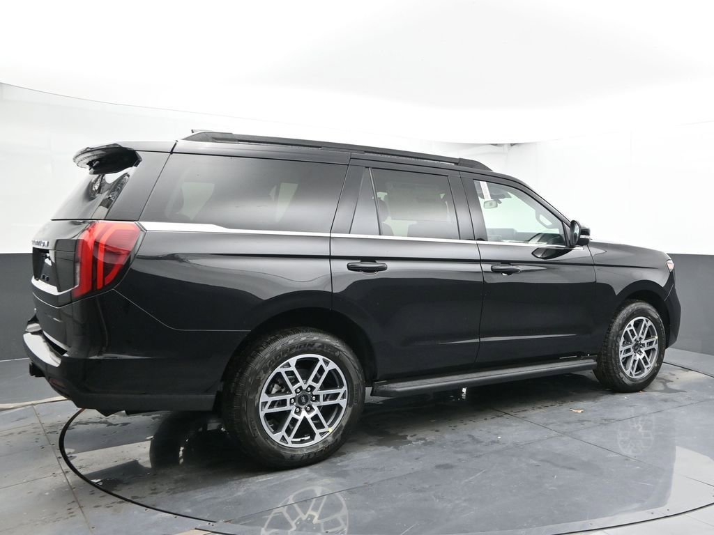 New 2026 Ford Expedition Active image 10