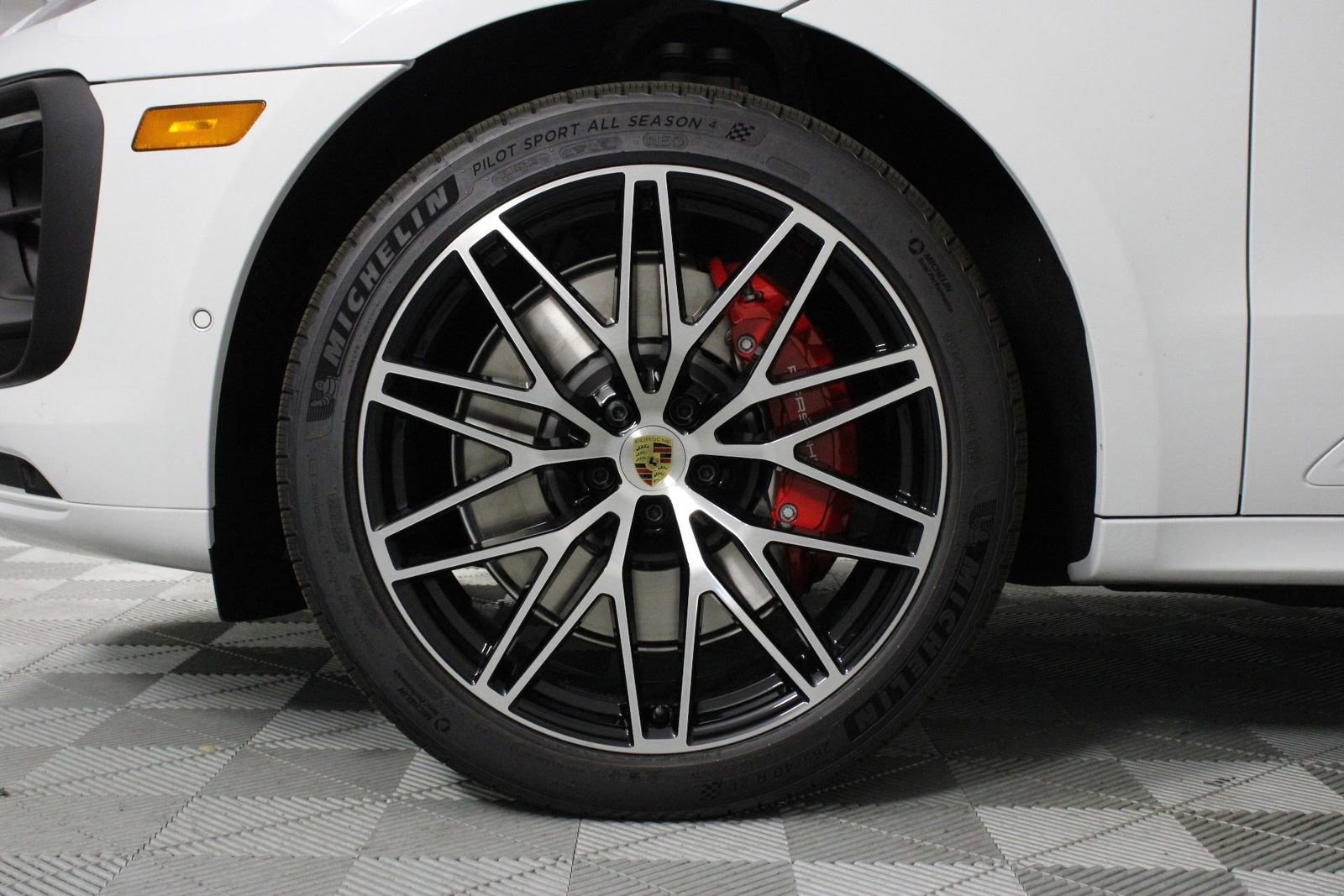 New 2026 Porsche Macan GTS AWD/4WD image 17