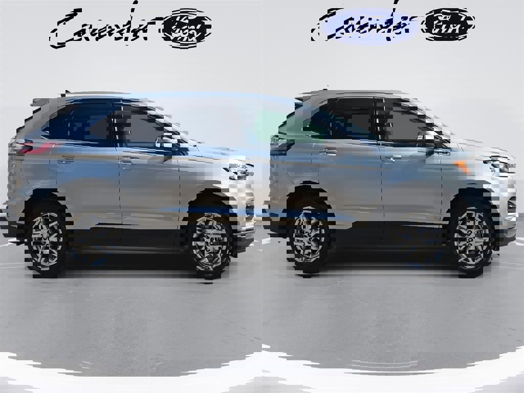 Used 2023 Ford Edge SEL image 4