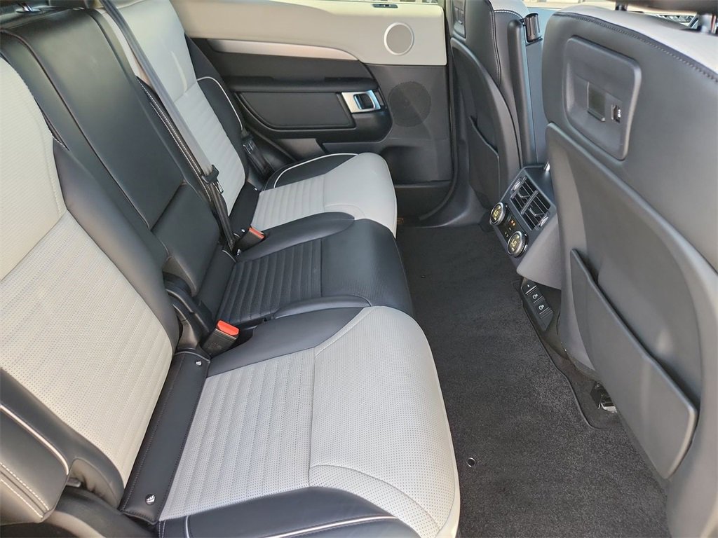 Used 2023 Land Rover Discovery S R-Dynamic image 23