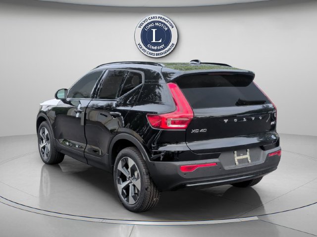 New 2026 Volvo XC40 B5 Plus w/ Protection Package Premier AWD/4WD image 11