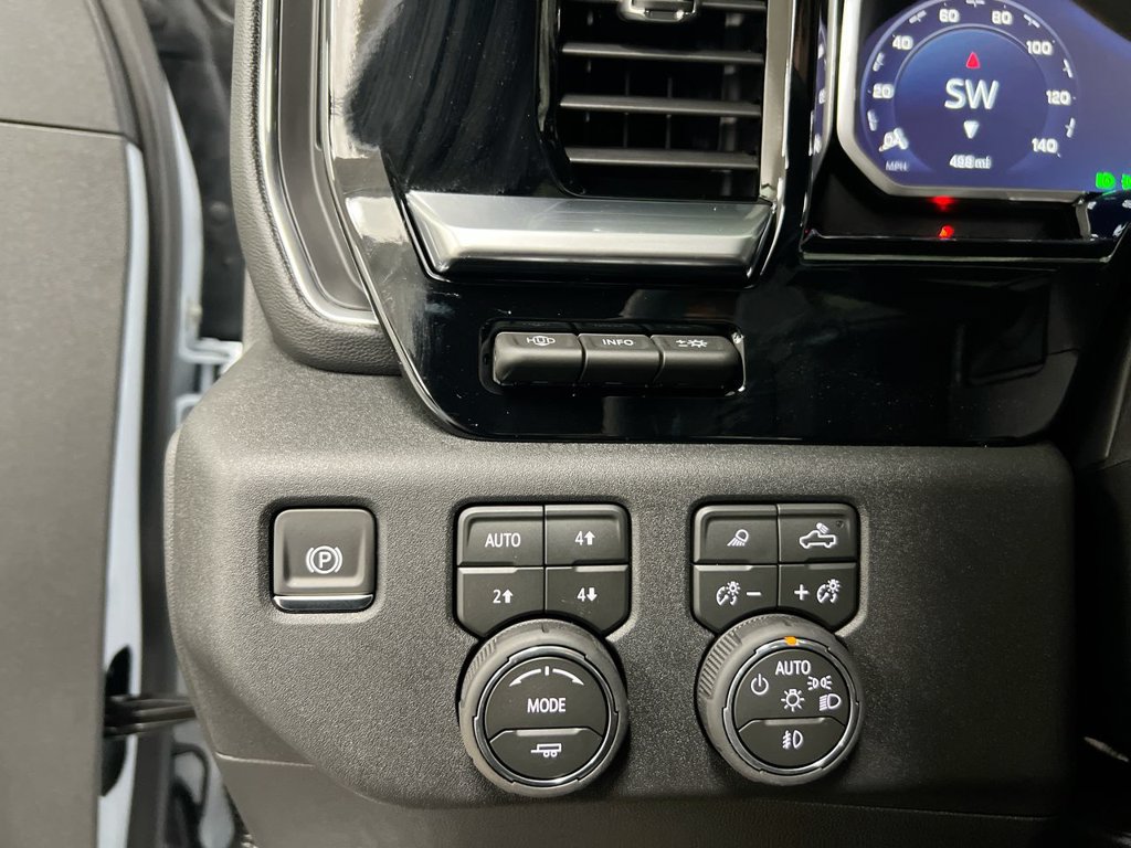 Used 2026 Chevrolet Silverado 1500 High Country w/ Technology Package AWD/4WD image 19