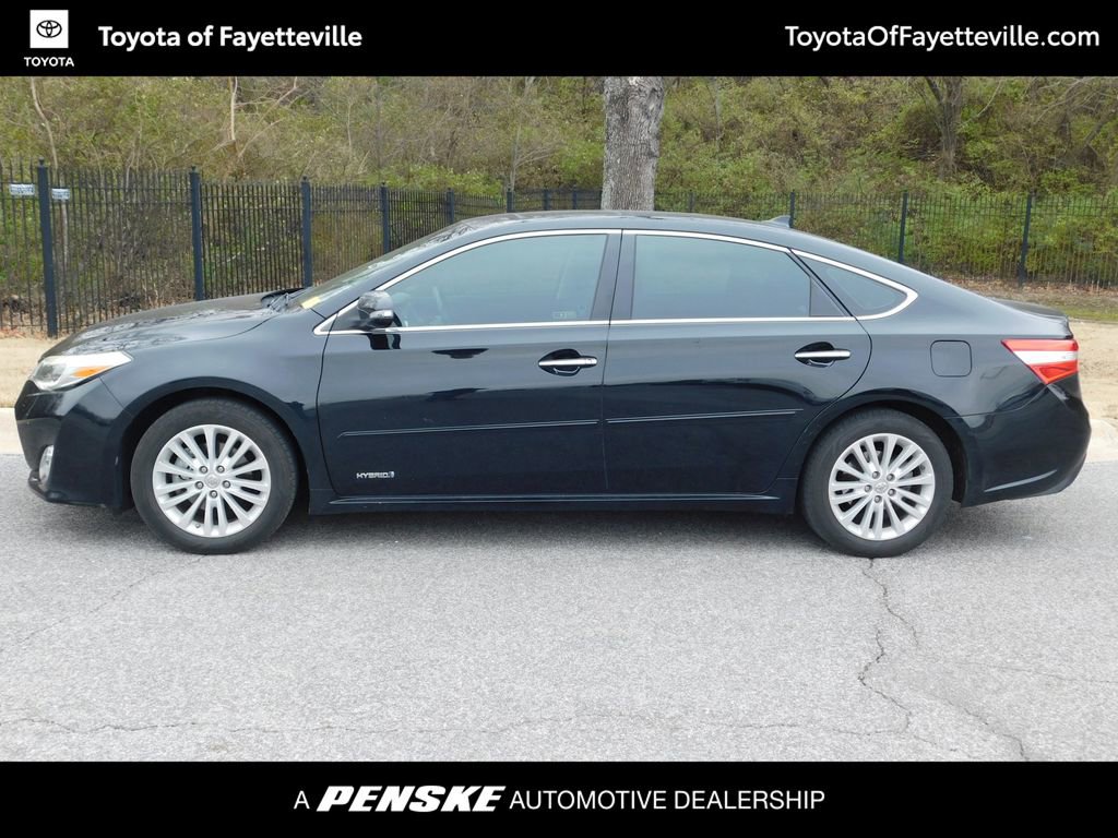Used 2014 Toyota Avalon Limited image 2
