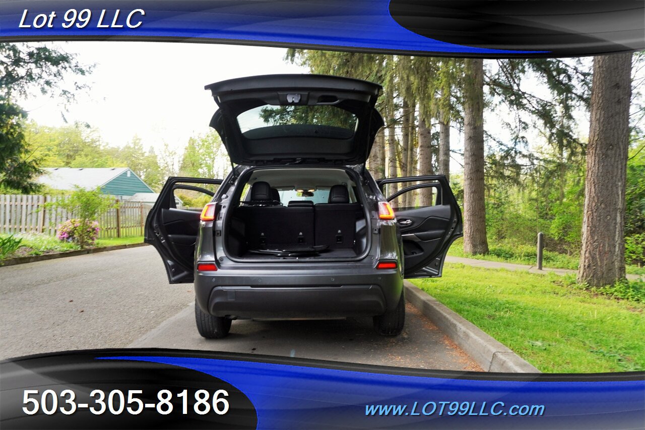Used 2019 Jeep Cherokee Latitude Plus w/ Cold Weather Group AWD/4WD image 29