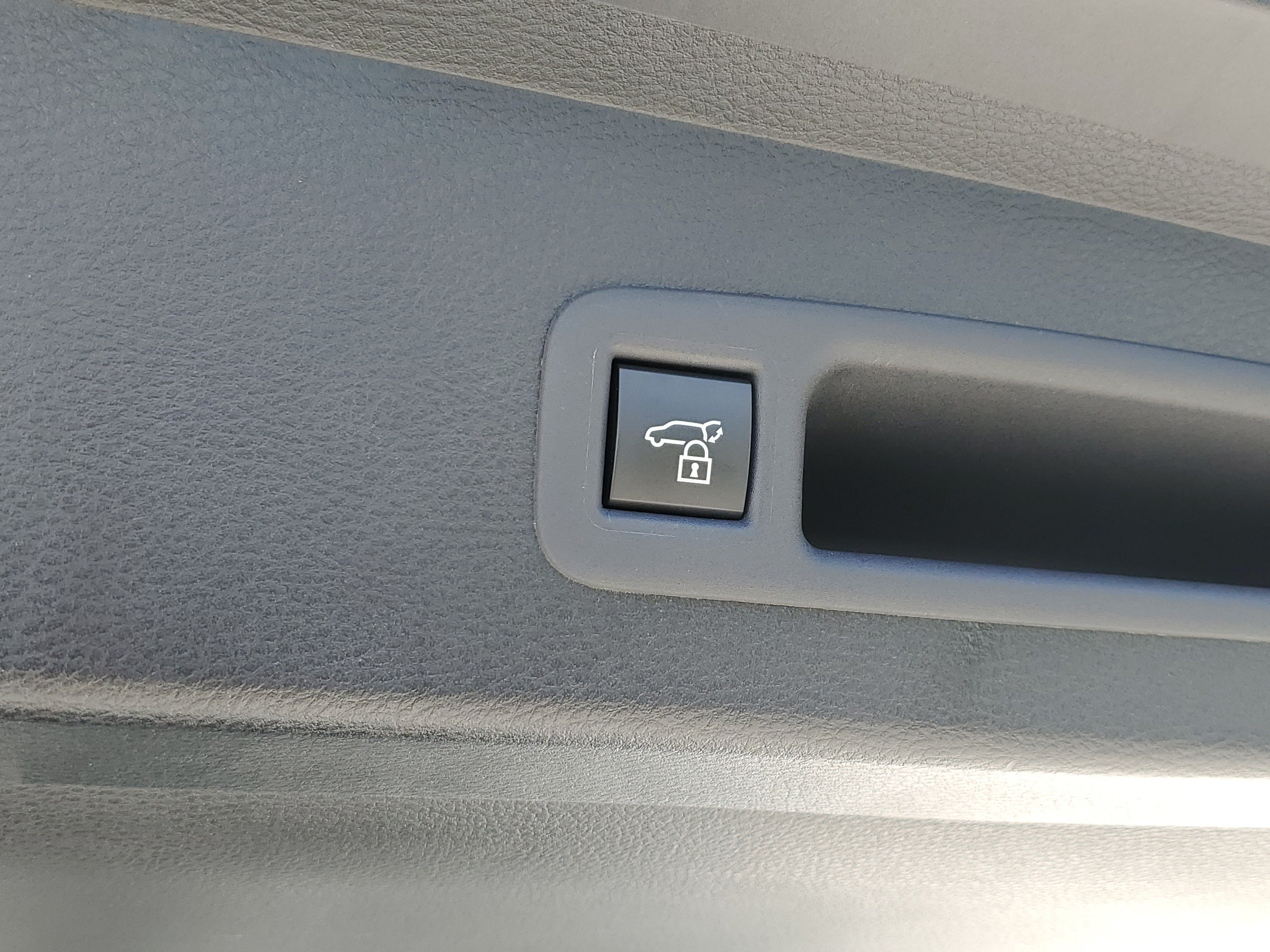 Certified 2025 Toyota Sienna XLE FWD image 10