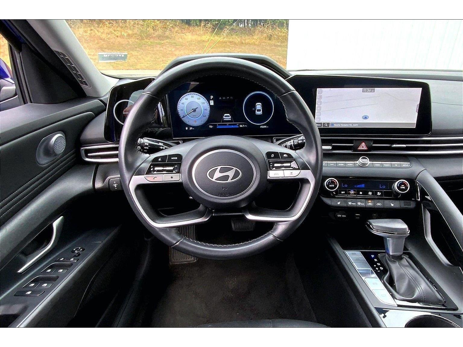 Used 2025 Hyundai Elantra Limited FWD image 5