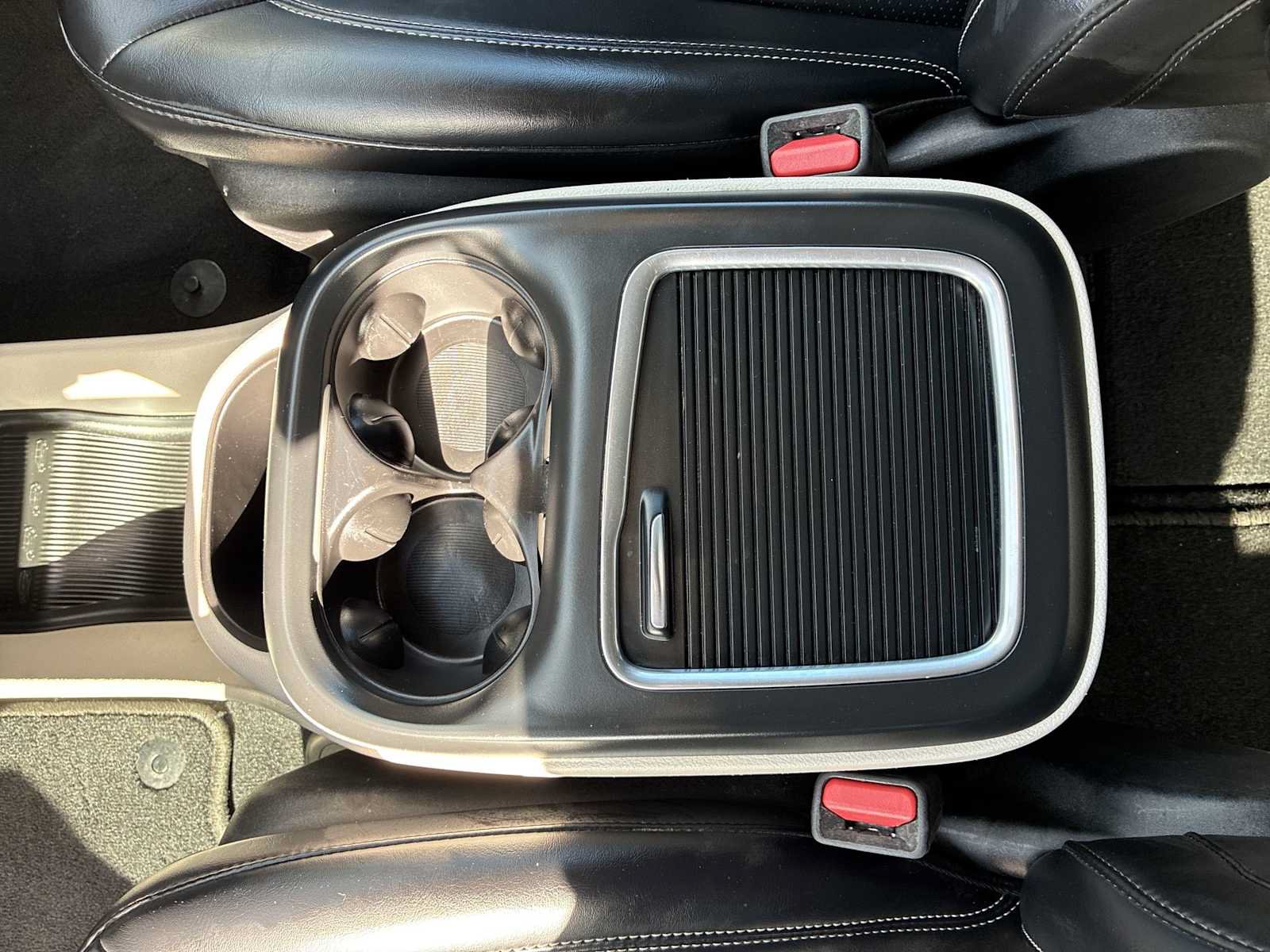 Used 2023 Chrysler Pacifica Touring-L FWD image 21