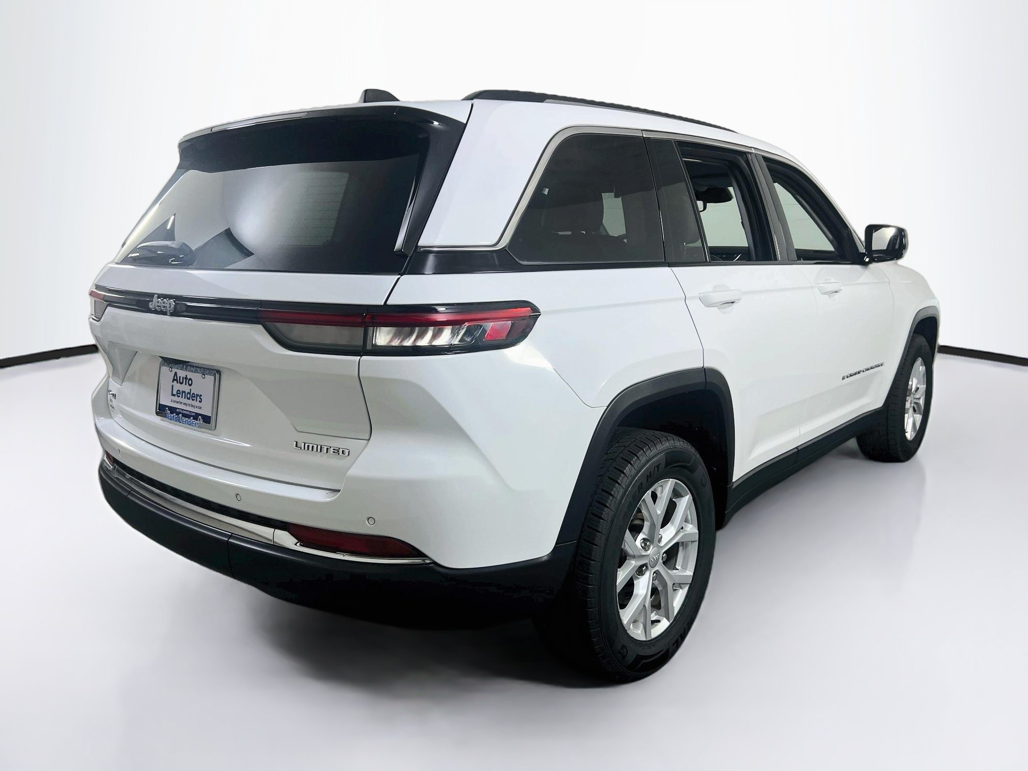 Used 2023 Jeep Grand Cherokee Limited AWD/4WD image 5