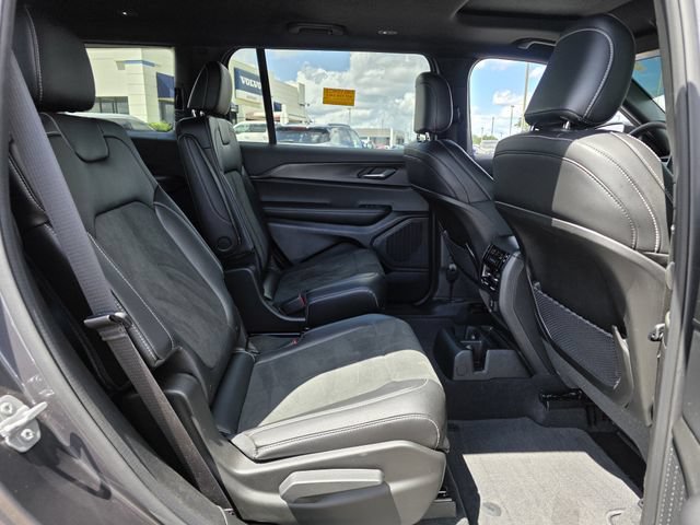 Used 2025 Jeep Grand Cherokee L Altitude AWD/4WD image 31