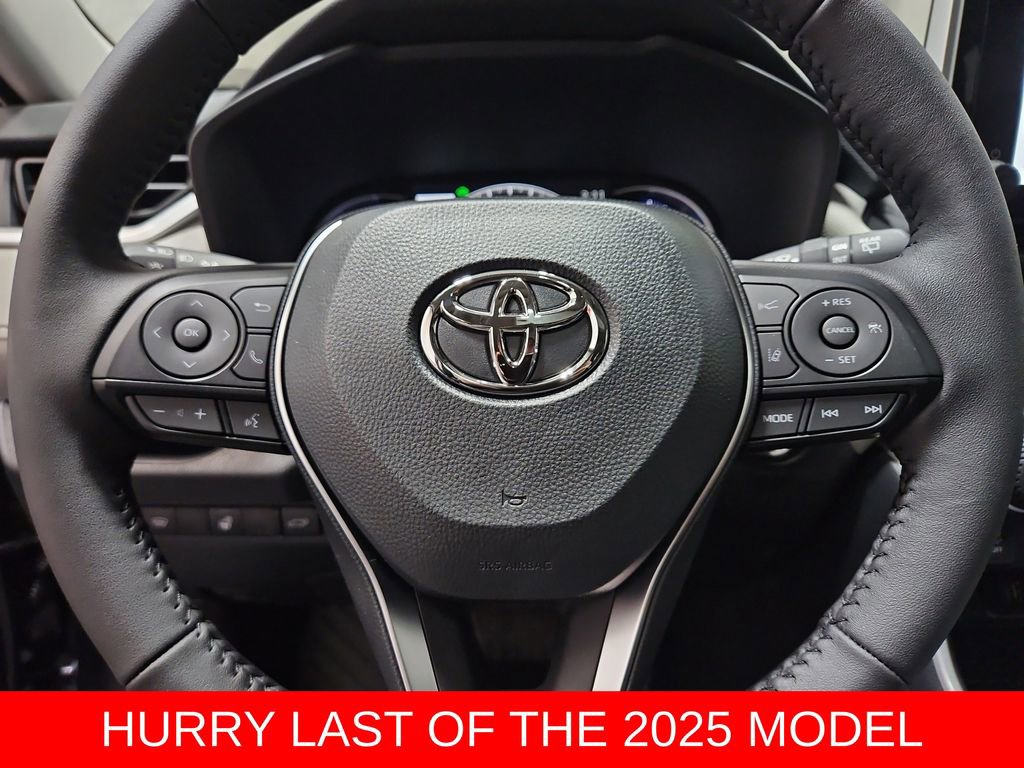 New 2025 Toyota RAV4 XLE image 15