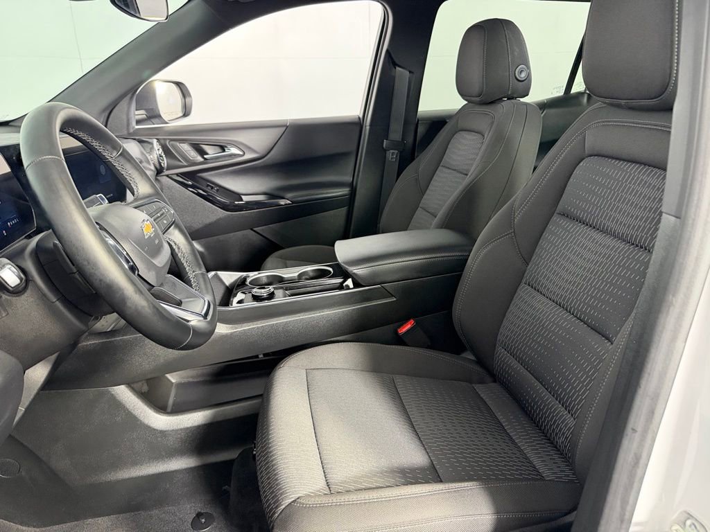 Used 2026 Chevrolet Equinox LT AWD/4WD image 21