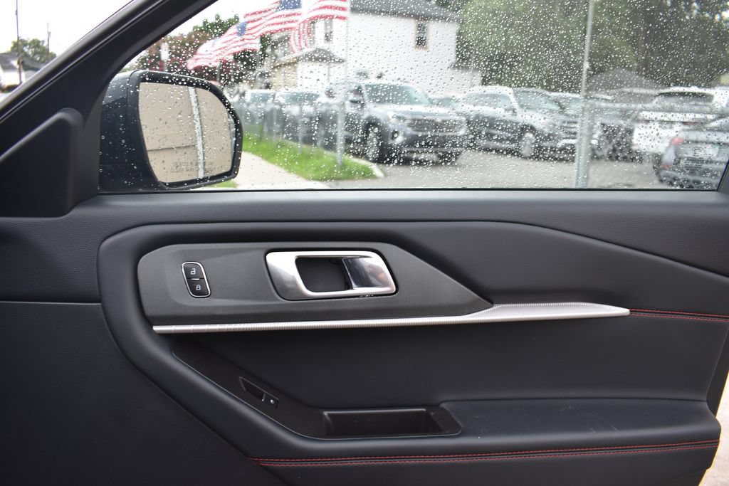 Used 2025 Ford Explorer ST-Line AWD/4WD image 21
