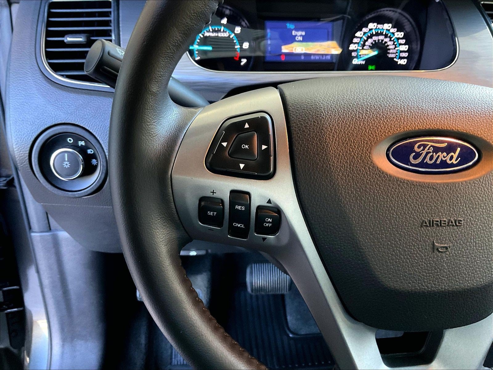Used 2016 Ford Taurus SEL FWD image 11