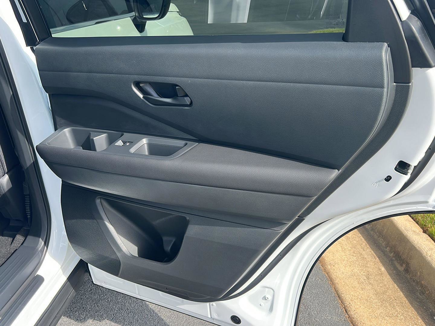 New 2026 Nissan Pathfinder SV image 16