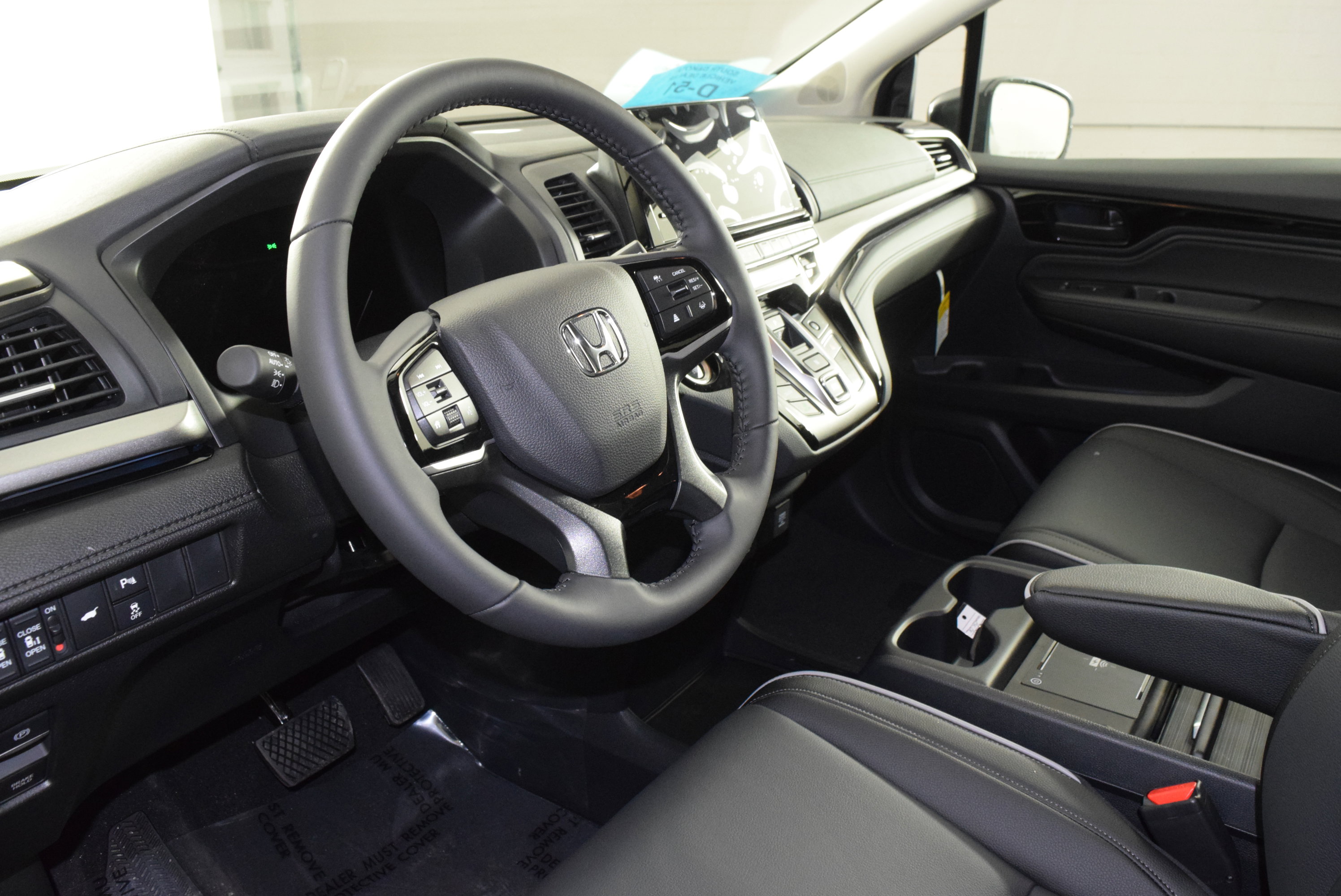 New 2026 Honda Odyssey Touring image 2