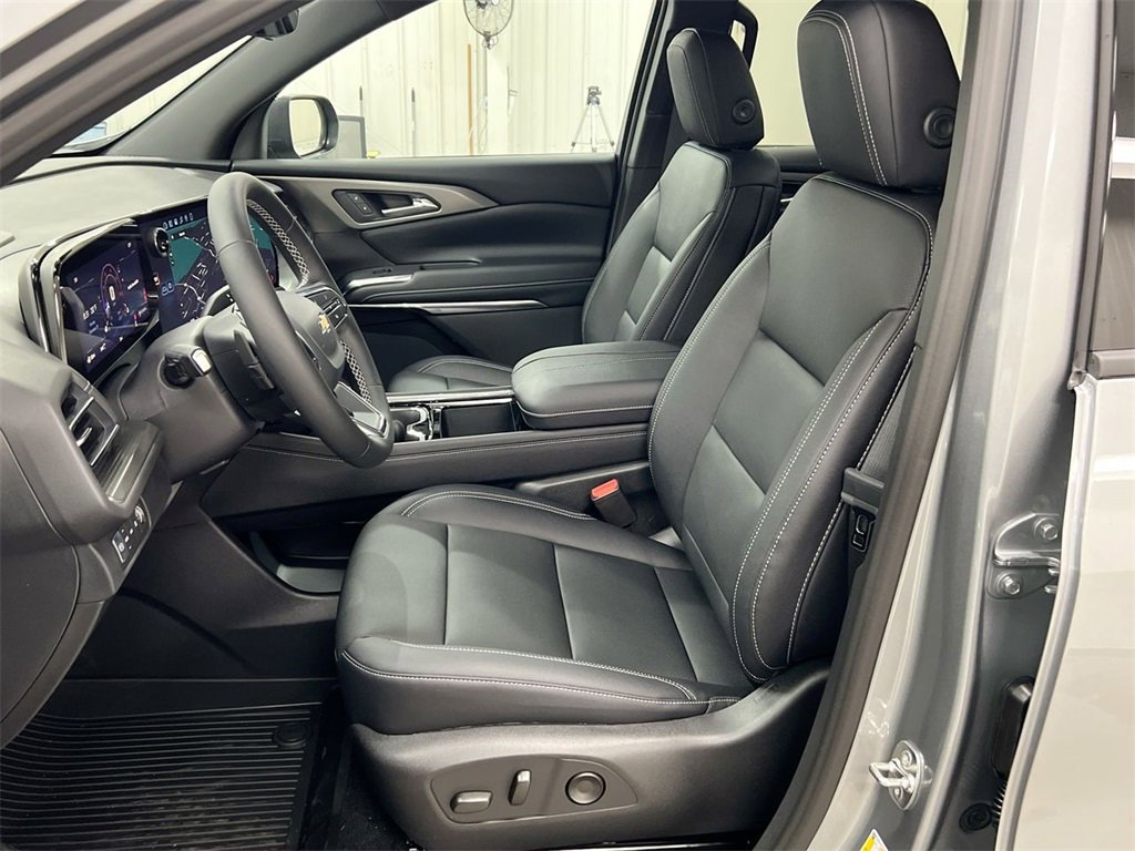 New 2026 Chevrolet Traverse LT w/ Driver Confidence Package image 19