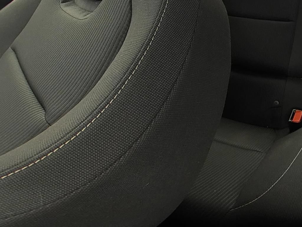 Used 2015 Chevrolet Camaro LT RWD image 12