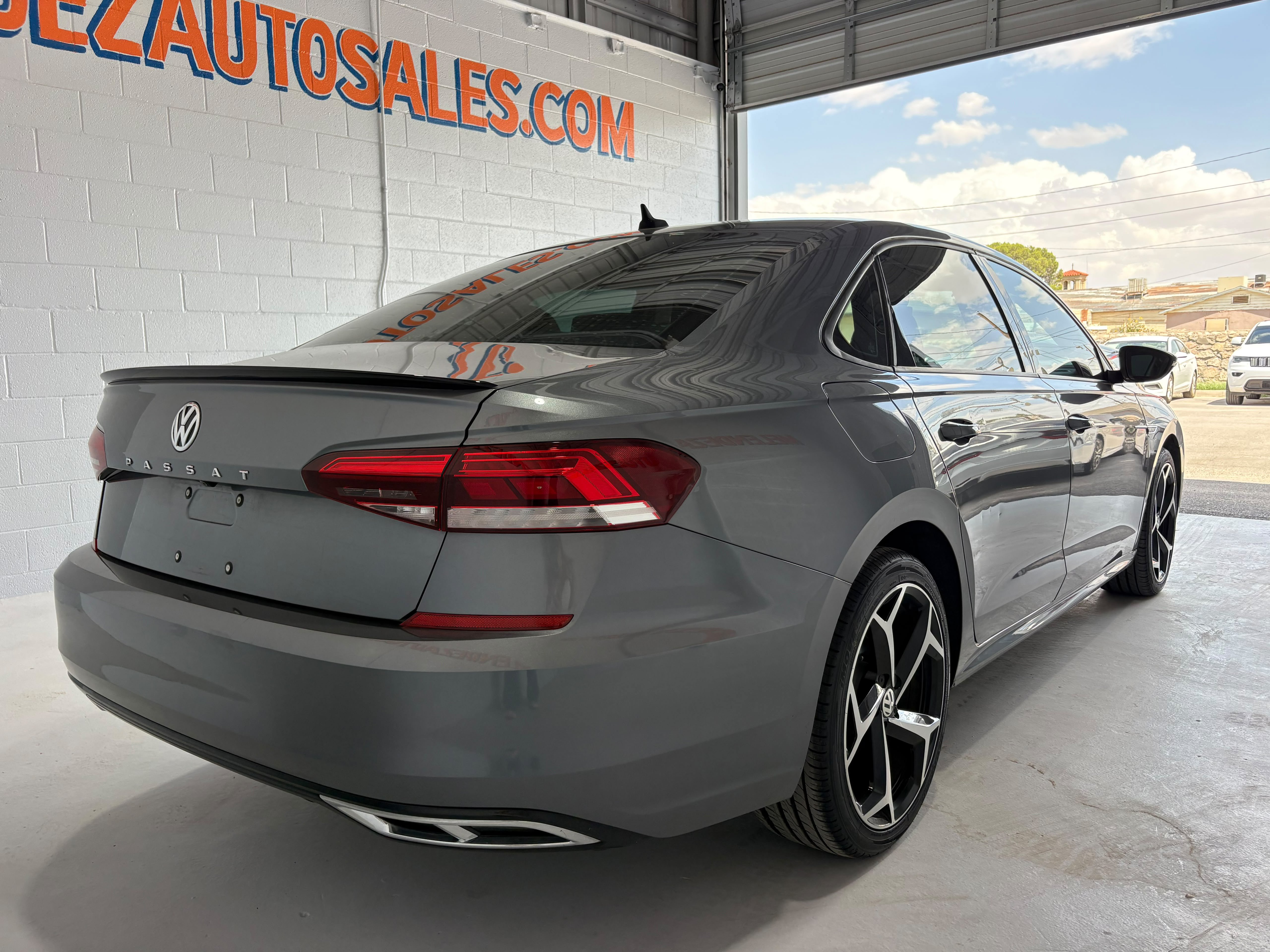 Used 2020 Volkswagen Passat 2.0T R-Line FWD image 5