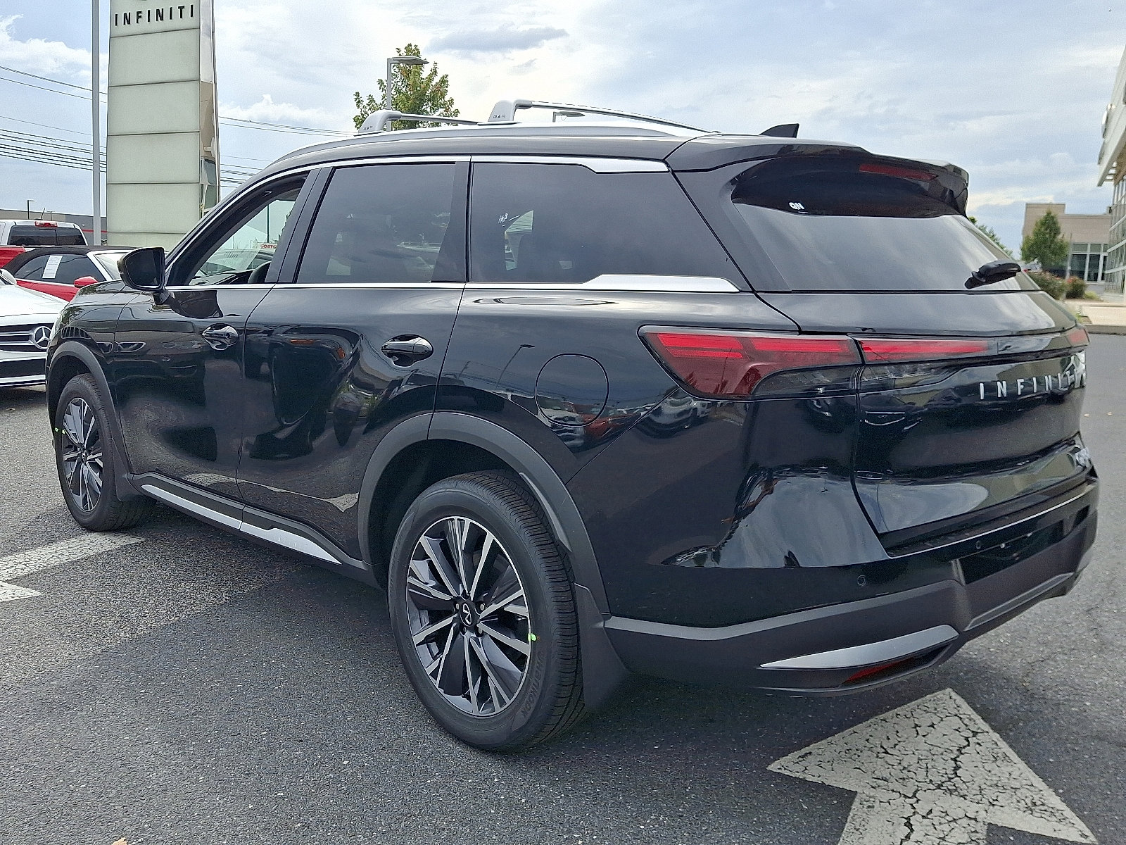 New 2026 INFINITI QX60 Luxe w/ Cargo Package image 3