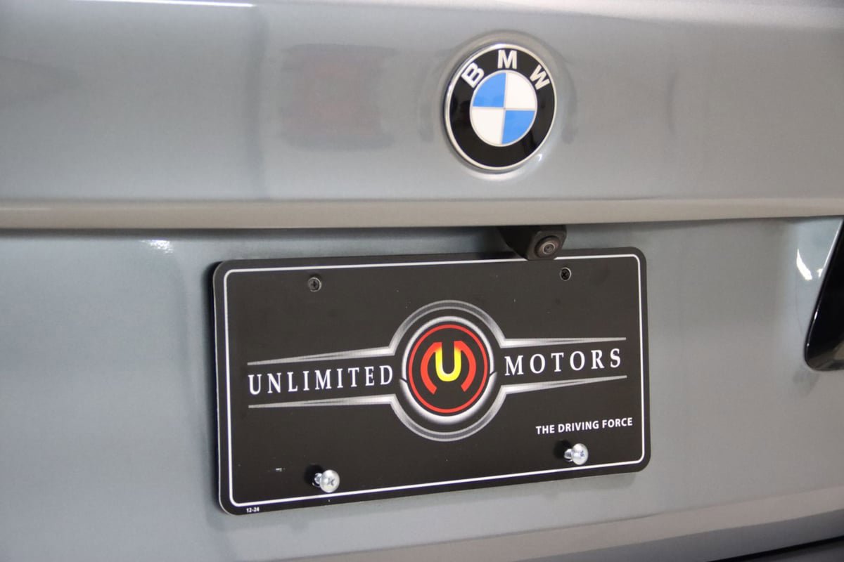 Used 2021 BMW 530i xDrive w/ Convenience Package AWD/4WD image 4
