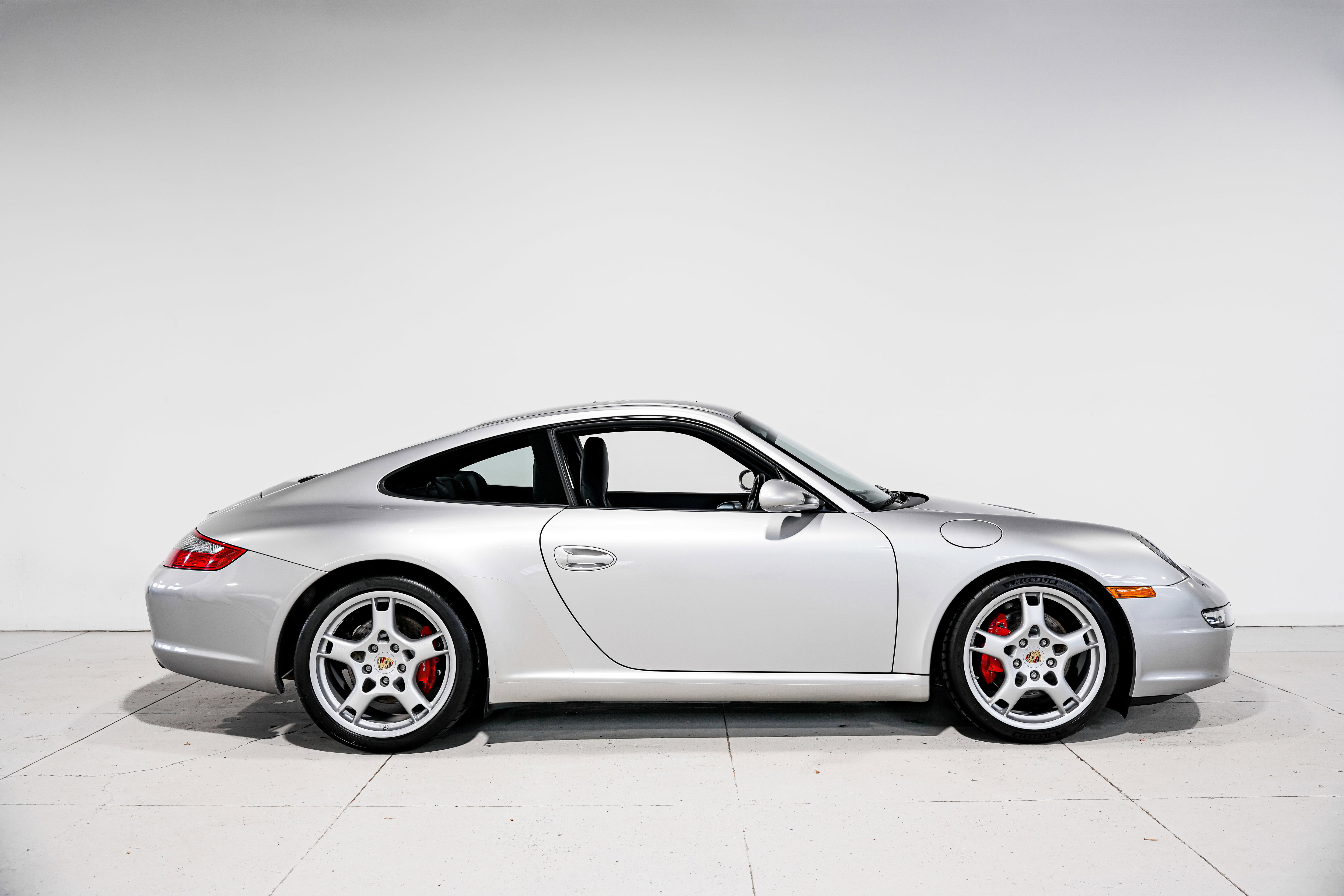 Used 2006 Porsche 911 Carrera S image 2