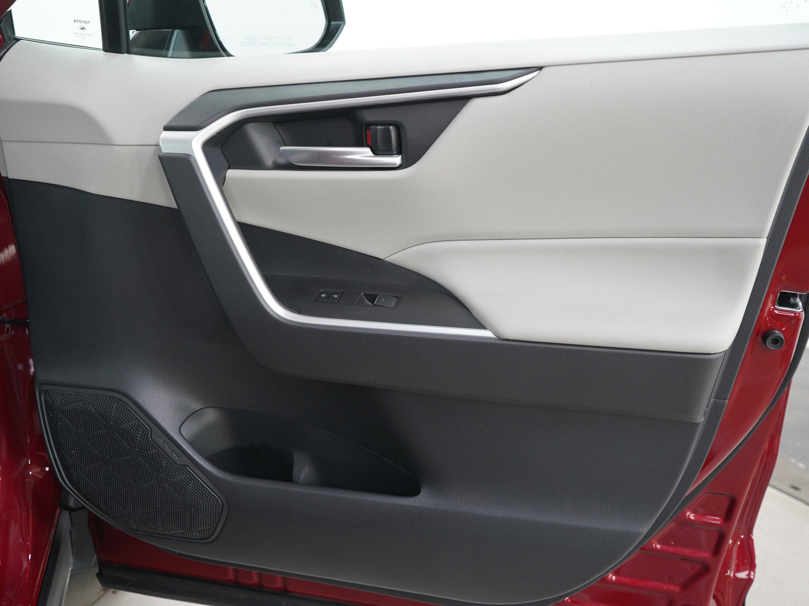 Used 2025 Toyota RAV4 XLE w/ Convenience Package AWD/4WD image 12